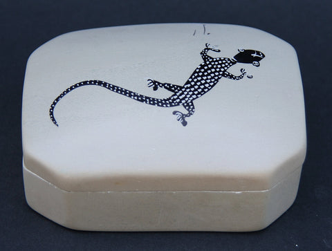 Vintage Soapstone Jewelry/Trinket Box Lizard Design Kenya